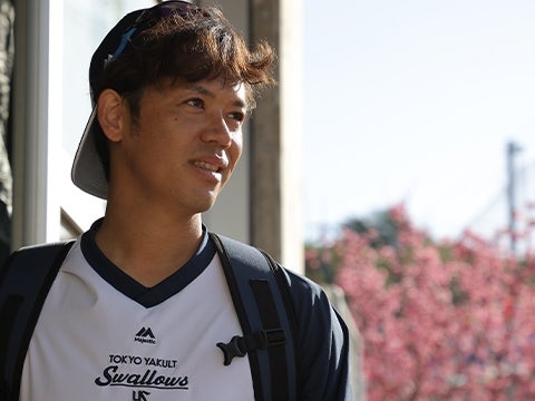 小川投手と満開の桜