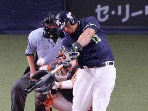 オスナ選手が先制の16号2ラン含む、5打点の活躍