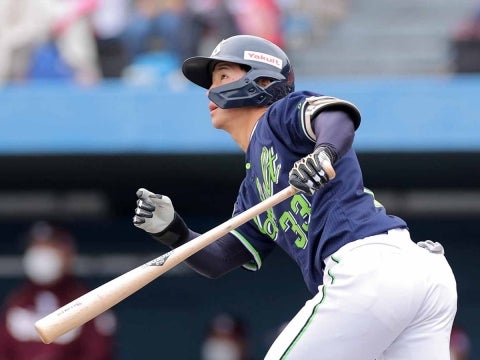 内山壮選手が一時同点となる1号ソロ