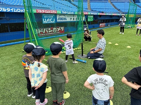 神宮球場園児招待を実施