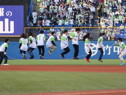 大繩跳びで対決