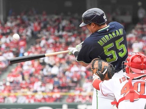 村上選手が初回に先制の12号2ラン