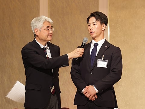 内山選手が後援会表彰・努力賞