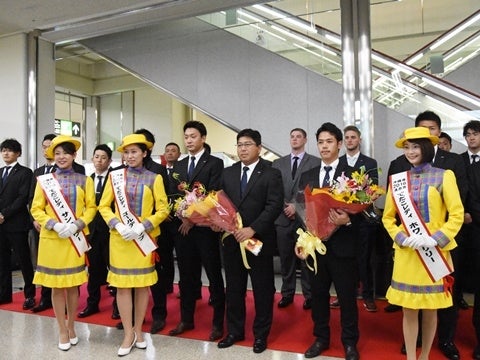 球春到来！ 真中監督らがキャンプ地入り