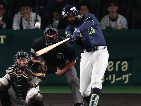 サンタナ選手が決勝の5号ソロ！