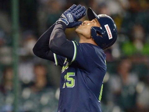 サンタナ選手が10号ソロ！