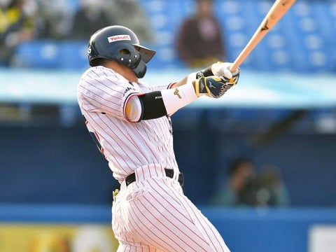 村上選手が今シーズン初安打となる第1号