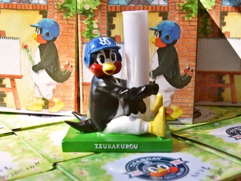つば九郎3Dフィギュア（母の日一輪挿しver.） | フォトギャラリー