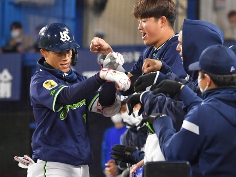 塩見選手が先制の3号ソロ