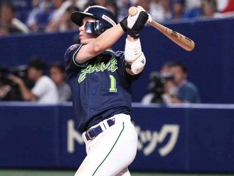 山田選手が延長10回に32号3ラン！