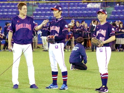 CREWユニホームで登場！