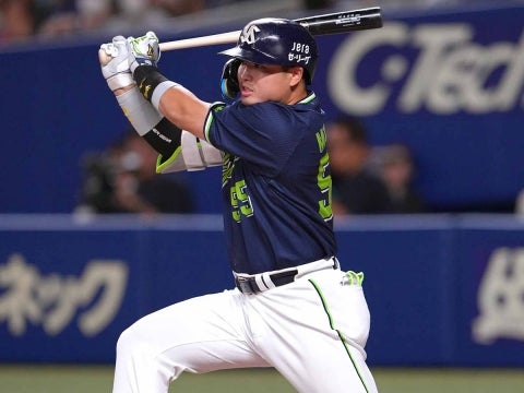 村上選手がタイムリーを放つ