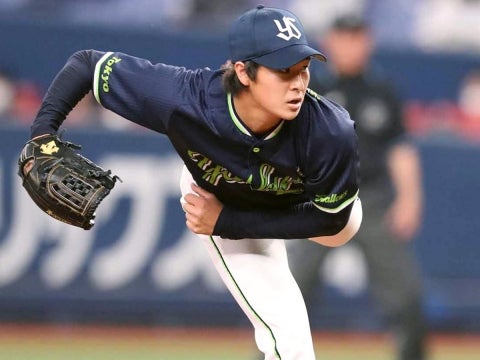 三者連続三振に仕留める