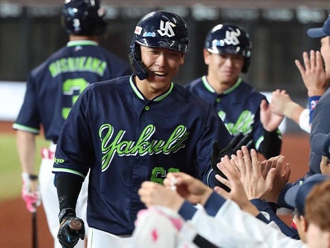 武岡選手がオープン戦初ホームラン