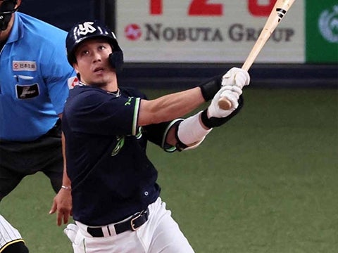 山田選手が勝ち越しタイムリーを放ち試合を決める