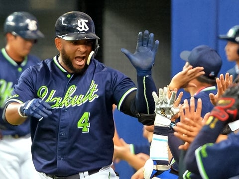 バレンティン選手が一時同点の11号3ラン