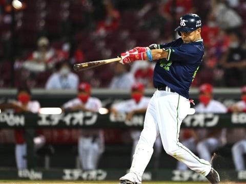 坂口選手が一時同点となる8号ソロ