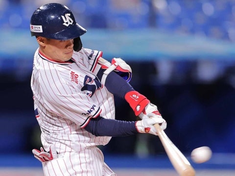 塩見選手が一時同点となるタイムリー