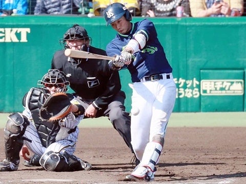 走者一掃のタイムリー二塁打