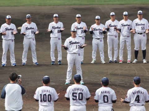 清水投手が手締め