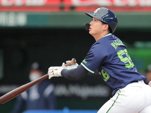 長岡選手が同点タイムリー！