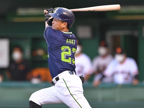 青木選手が先制の4号ソロ含む、猛打賞の活躍