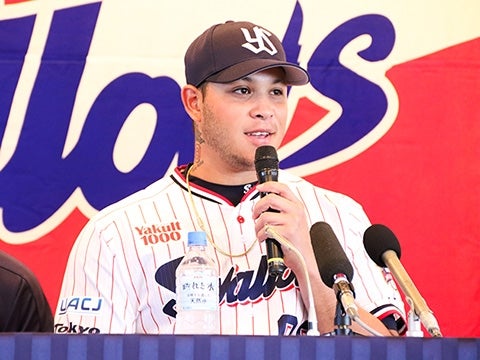 ヤフーレ投手「一年間、怪我なく健康で投げて、チームの勝利に貢献できるように」
