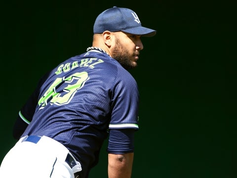 外国人投手もブルペンへ