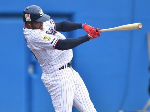 サンタナ選手が決勝の2点タイムリー！