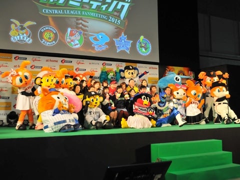 マスコット＆チアリーダーと記念撮影