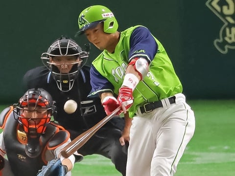 先制の3点タイムリー二塁打