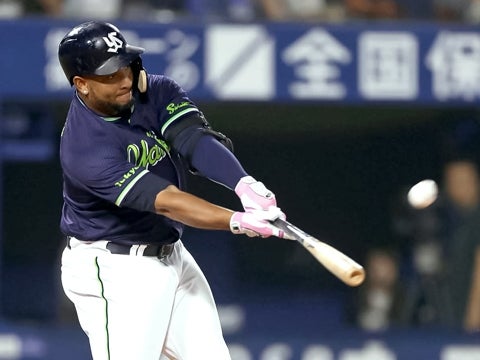 バレンティン選手が先制30号3ランを含む5打点の活躍