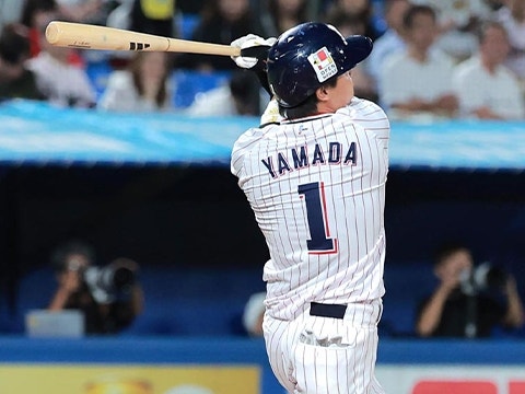 山田選手が追撃の13号ソロ