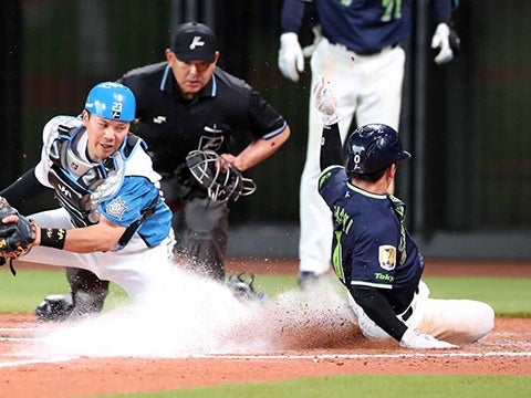 並木選手が同点のホームを踏む