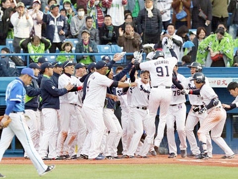 鵜久森選手のサヨナラ満塁ホームランで劇的勝利！