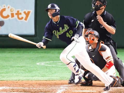 渡邉選手がバースデーアーチ