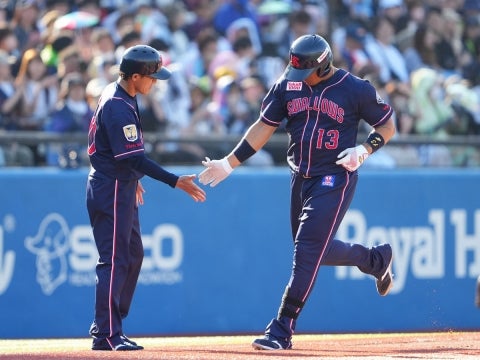 オスナ選手が11号ソロ