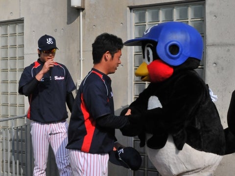 宮本慎也さんが浦添キャンプを訪問！ | フォトギャラリー | 東京