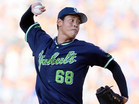 丸山翔投手がプロ初勝利を飾る