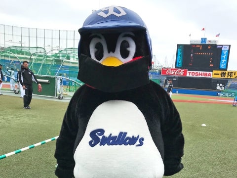 つば九郎もマスクを着用