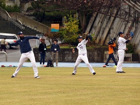 投手陣は陸上トラックで