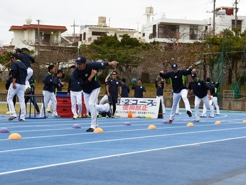 全員でコンディショニングからスタート