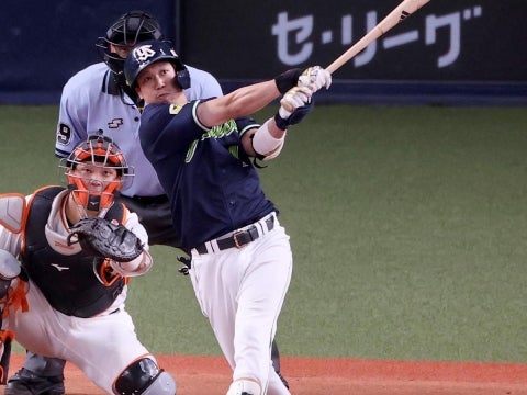 山田選手が三試合連発となる22号ソロを放つ