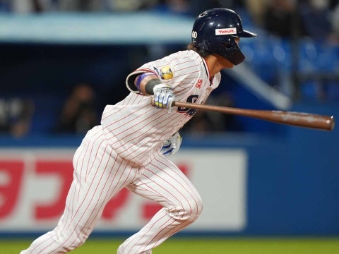 武岡選手が追加点となるタイムリーを放つ！