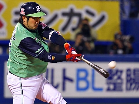 変化球をレフトスタンドへ