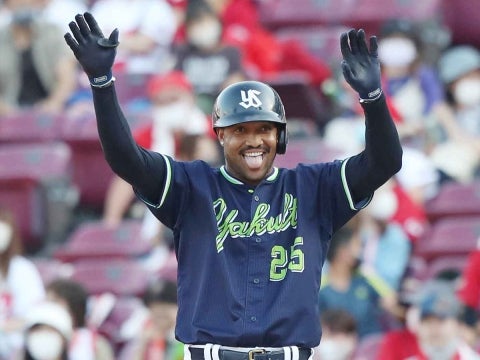 サンタナ選手が決勝の2点タイムリー！