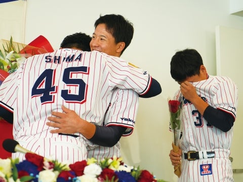 内山壮真選手の後ろで泣いているのは！？