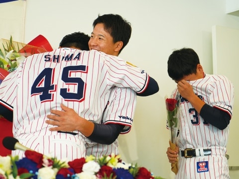 内山壮真選手の後ろで泣いているのは！？