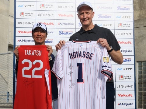 バスケットボール男子日本代表監督のトム・ホーバス監督がキャンプ地を訪問