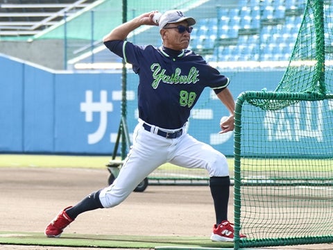 池山監督がバッティングピッチャーに！